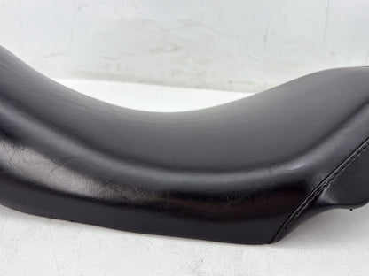 2006 Harley Dyna FXDWGI Wide Glide OEM Rider Driver Seat Saddle Le Pera