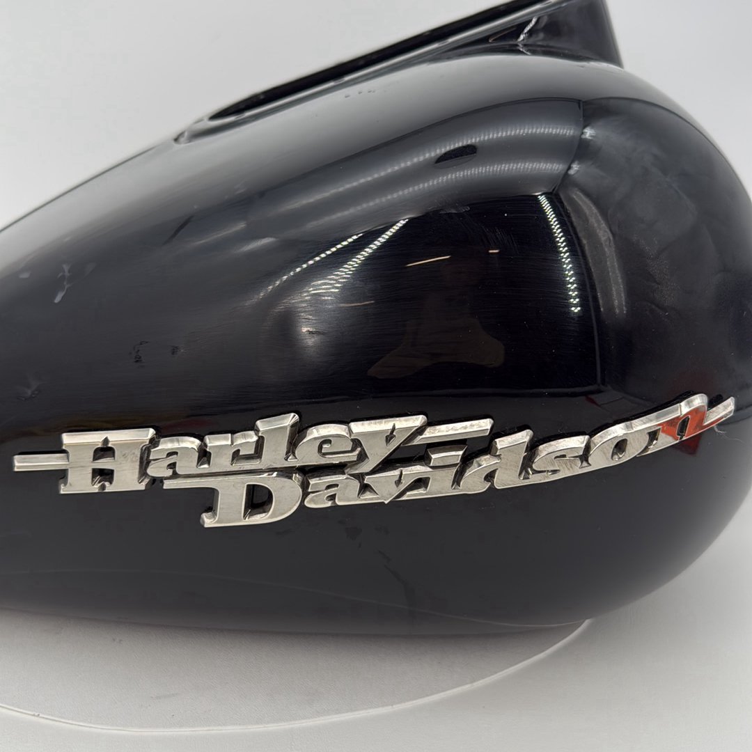 2007 - 2012 Harley-Davidson Touring Street Glide Fuel Gas Tank Gasoline Reservoir  	61356-03