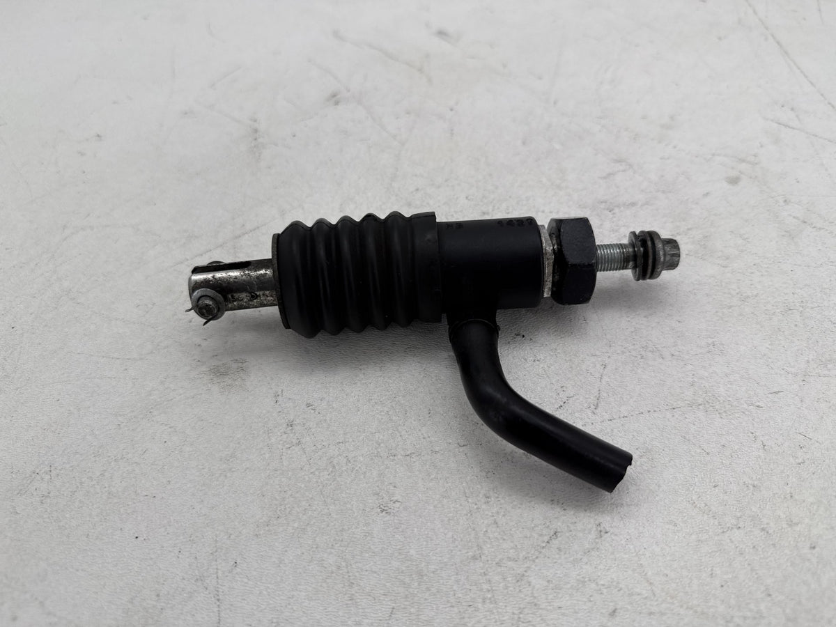 1997 Harley Road King Touring FLHR OEM Rear Brake Master Cylinder 41755-97A