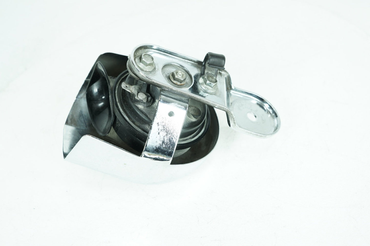 2007 - 2012 Harley-Davidson Softail Custom Horn Signal Klaxon Chrome Cover 69012-93A