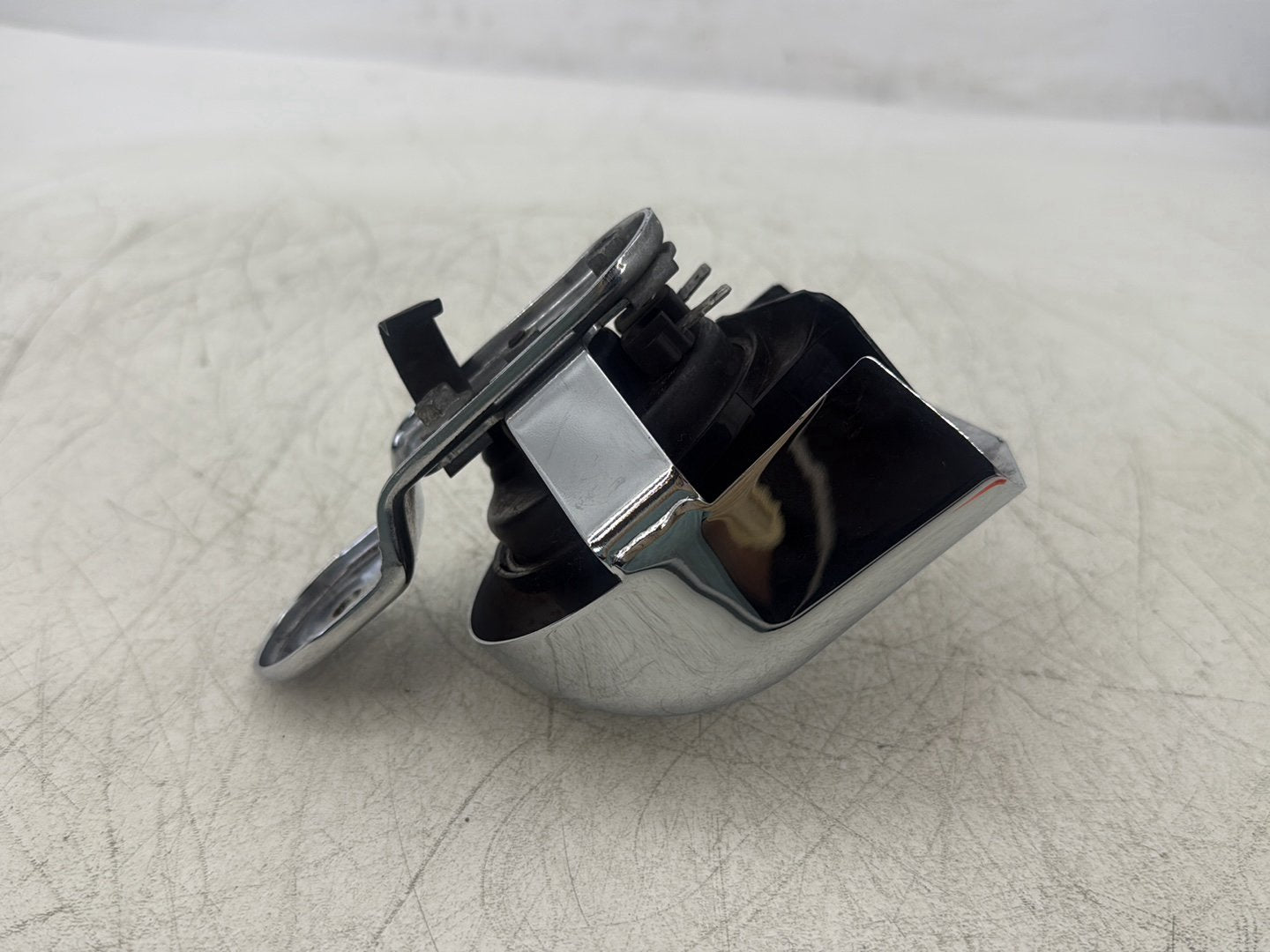 2011 Harley Street Glide Touring FLHX OEM Horn Signal Klaxon Chrome Cover