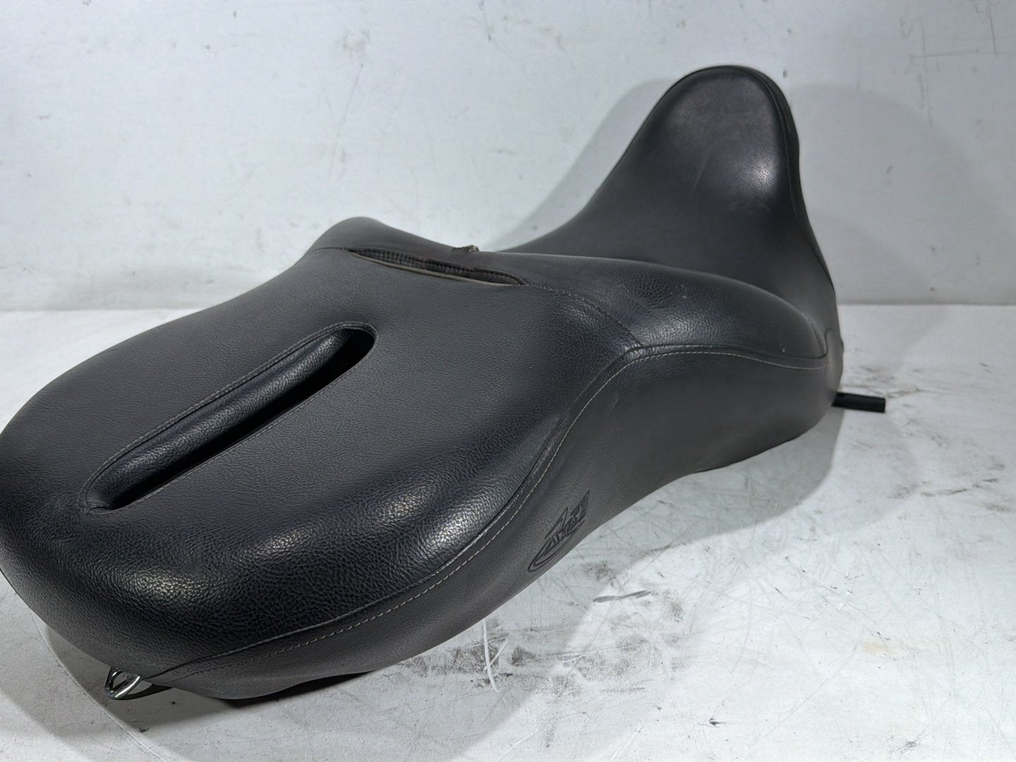 2014 Harley Electra Glide Touring Ultra OEM Passenger Rider Driver Seat Saddle