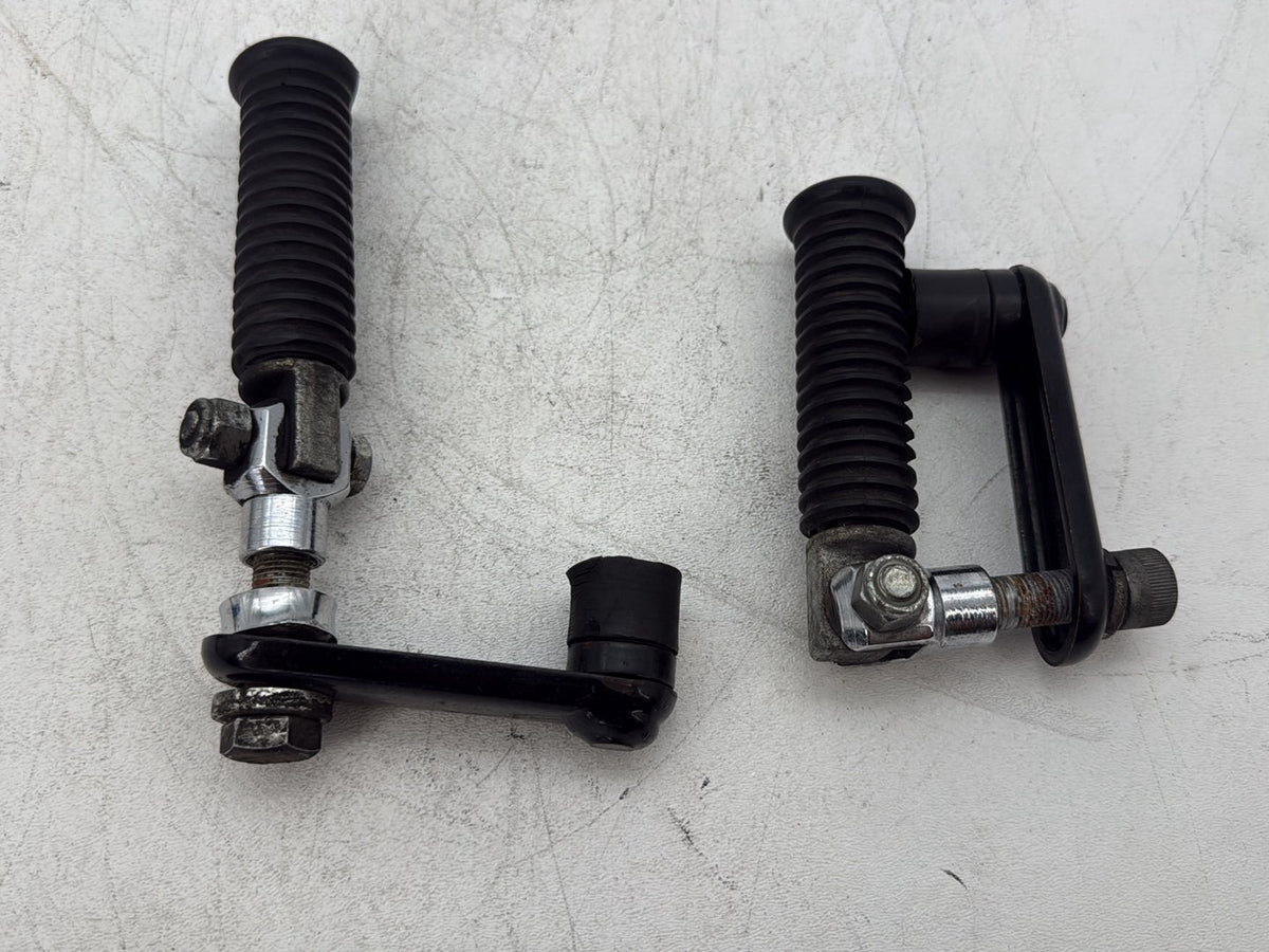 1997 Harley Softail Fat Boy FLSTF OEM Left & Right Step Foot Rest Pegs 33048-72