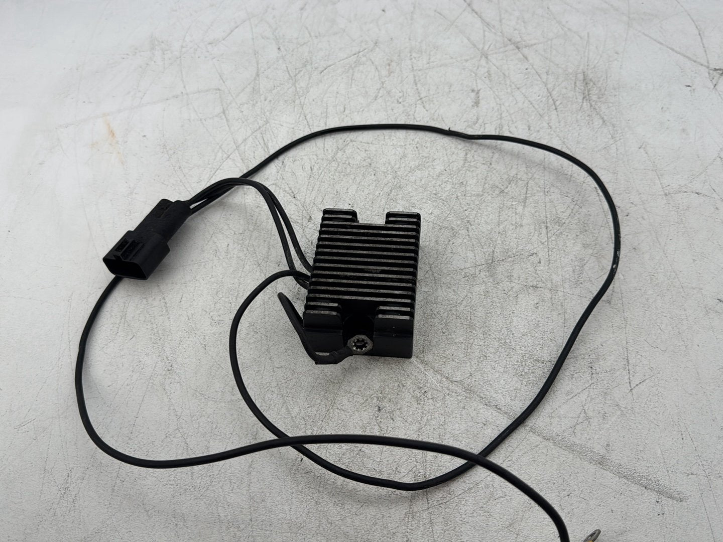 2003 Harley Dyna Wide Glide FXDWG OEM Voltage Regulator Rectifier