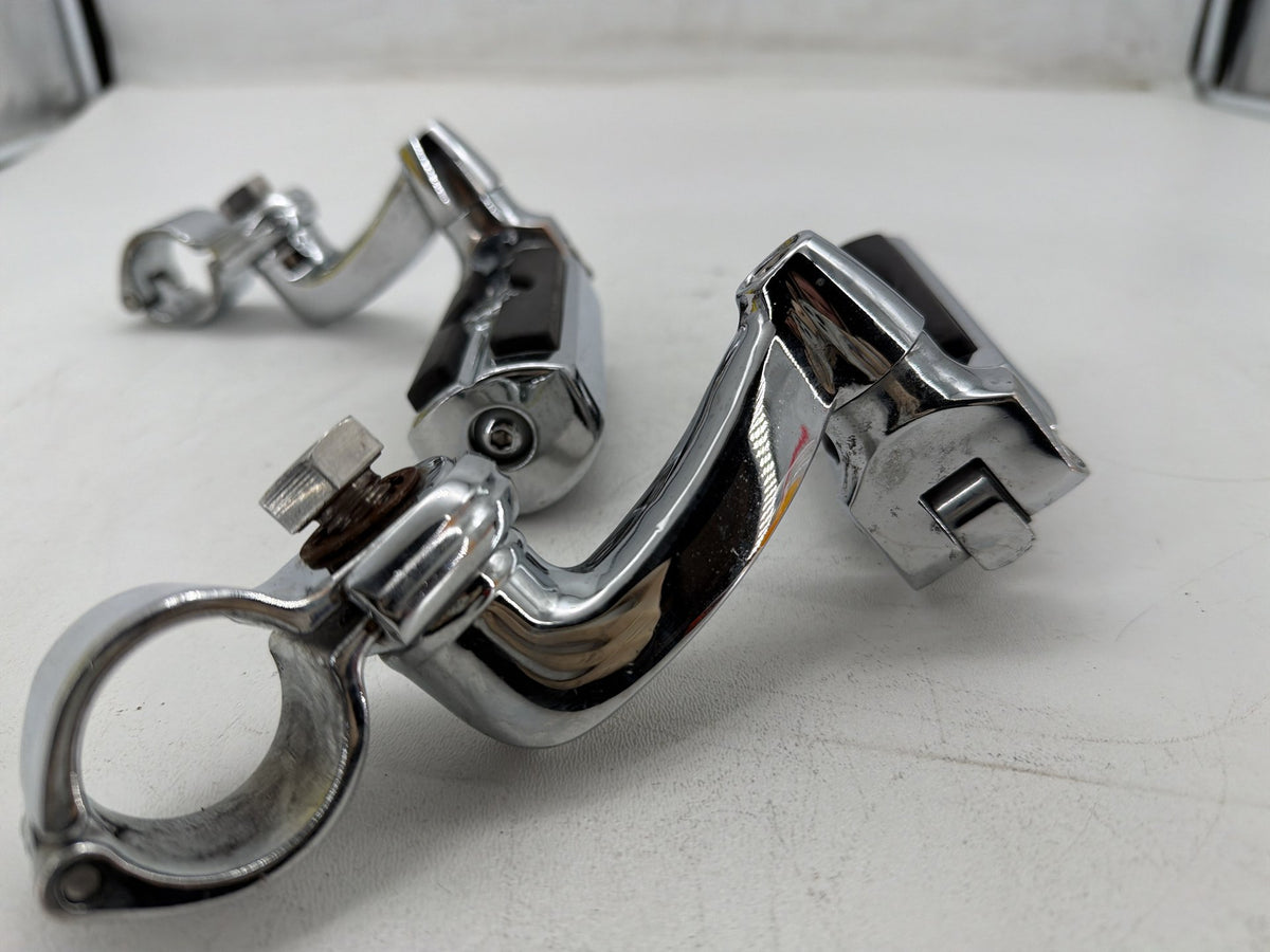 2001 Harley Electra Touring Front Right Left Highway Foot Pegs Willie G SKULL
