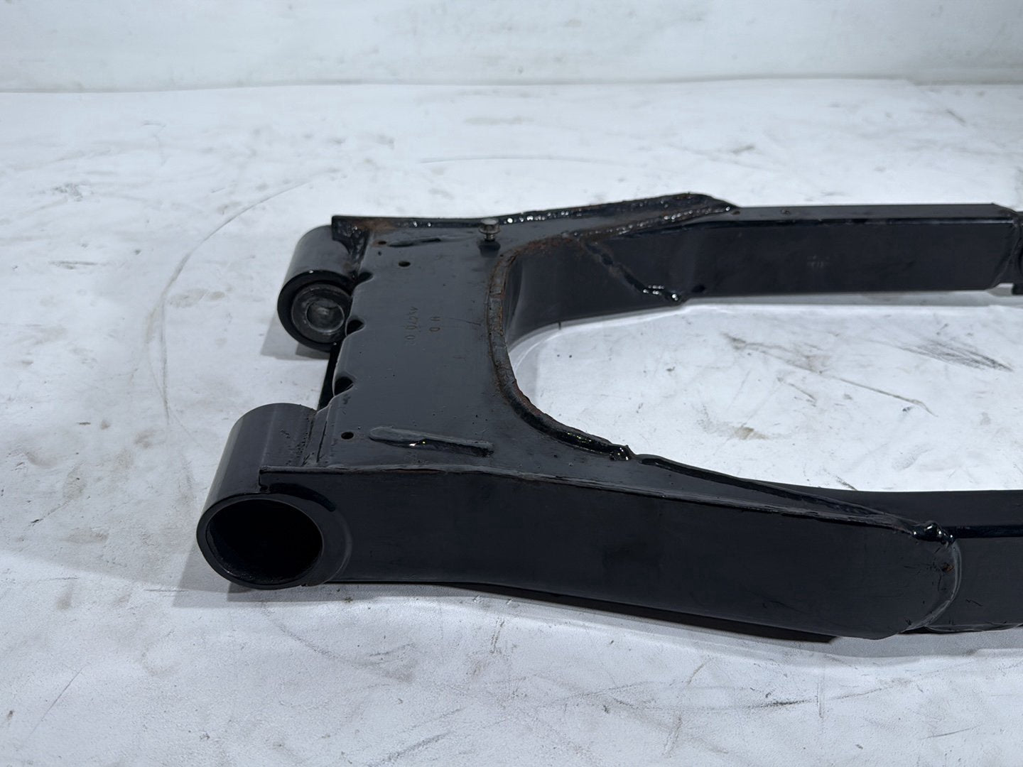 2005 Harley Electra Glide Touring FLHTI OEM Rear Fork Swingarm Swing Arm