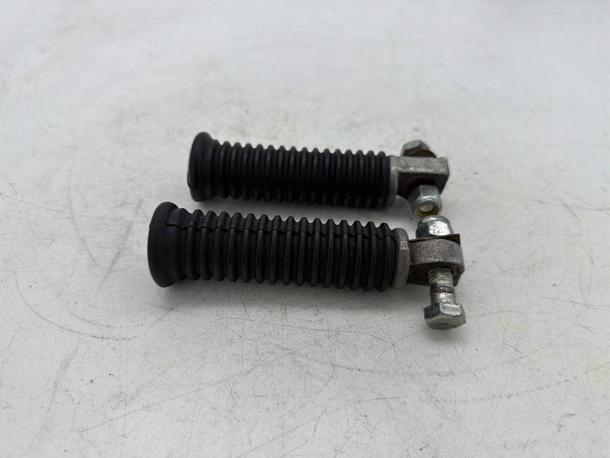 2006 Harley Softail Deuce FXSTDI OEM Left & Right Step Foot Rest Pegs