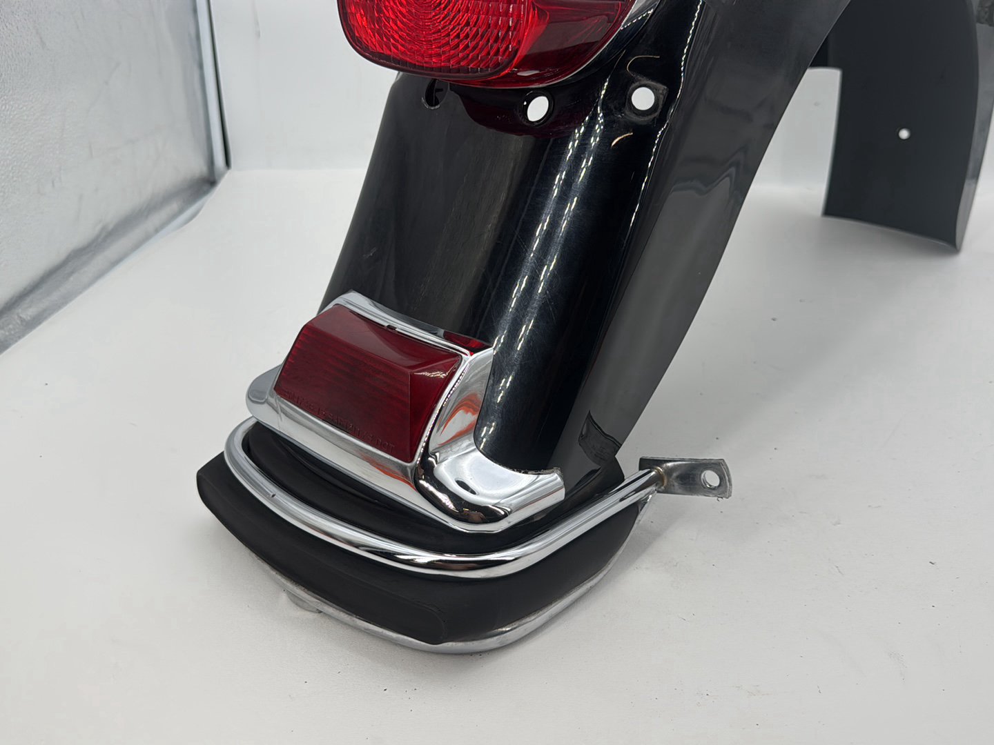 1999 - 2006 Harley-Davidson Touring Electra Glide Classic Rear Wheel Fender Taillight Brake Lamp 59579-01B