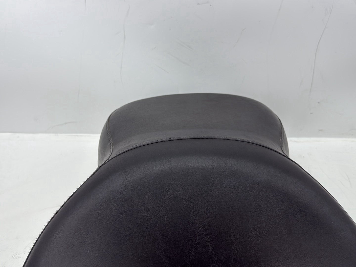 2005 Harley Dyna FXDWG Wide Glide OEM Passenger Rider Driver Seat Saddle