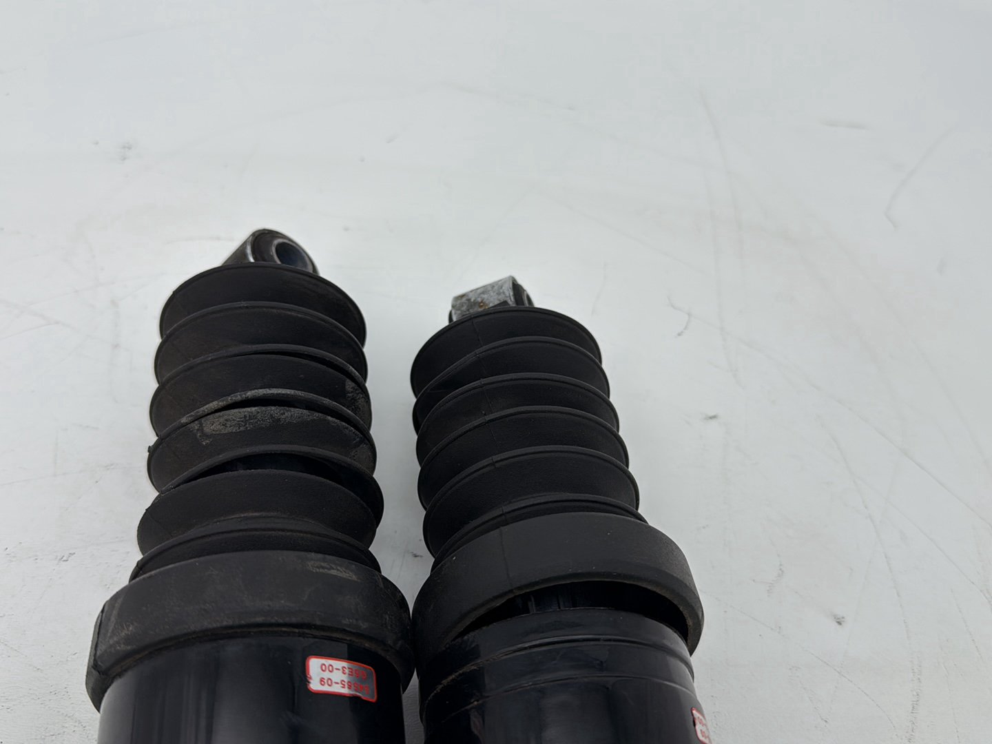 2007 - 2016 Harley-Davidson Touring Electra Glide Ultra Rear Left Right Shock Absorbers 54565-09