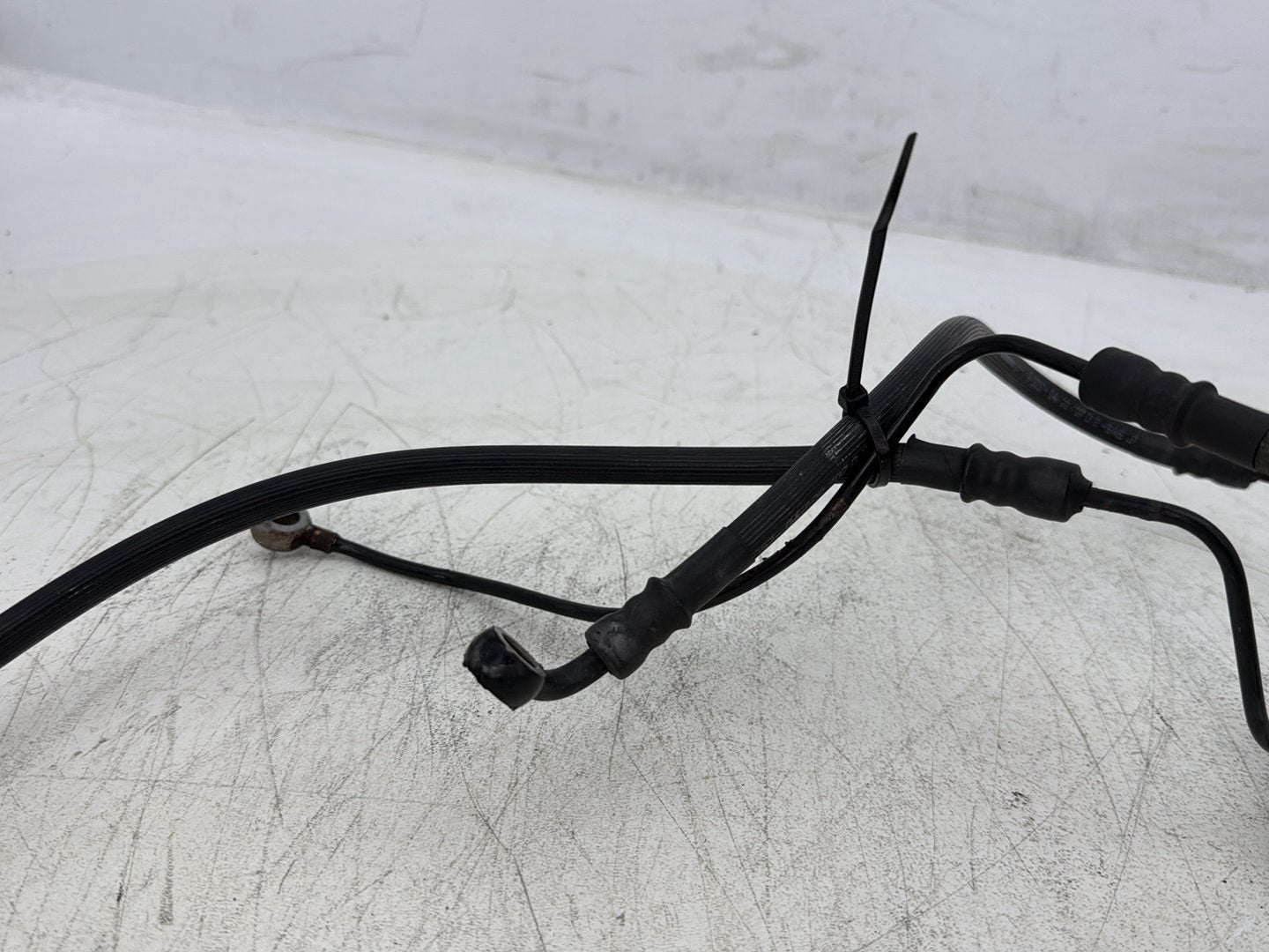 2007 Harley Touring FLHTC Electra Glide Classic OEM Front Brake Hose Line Pipe