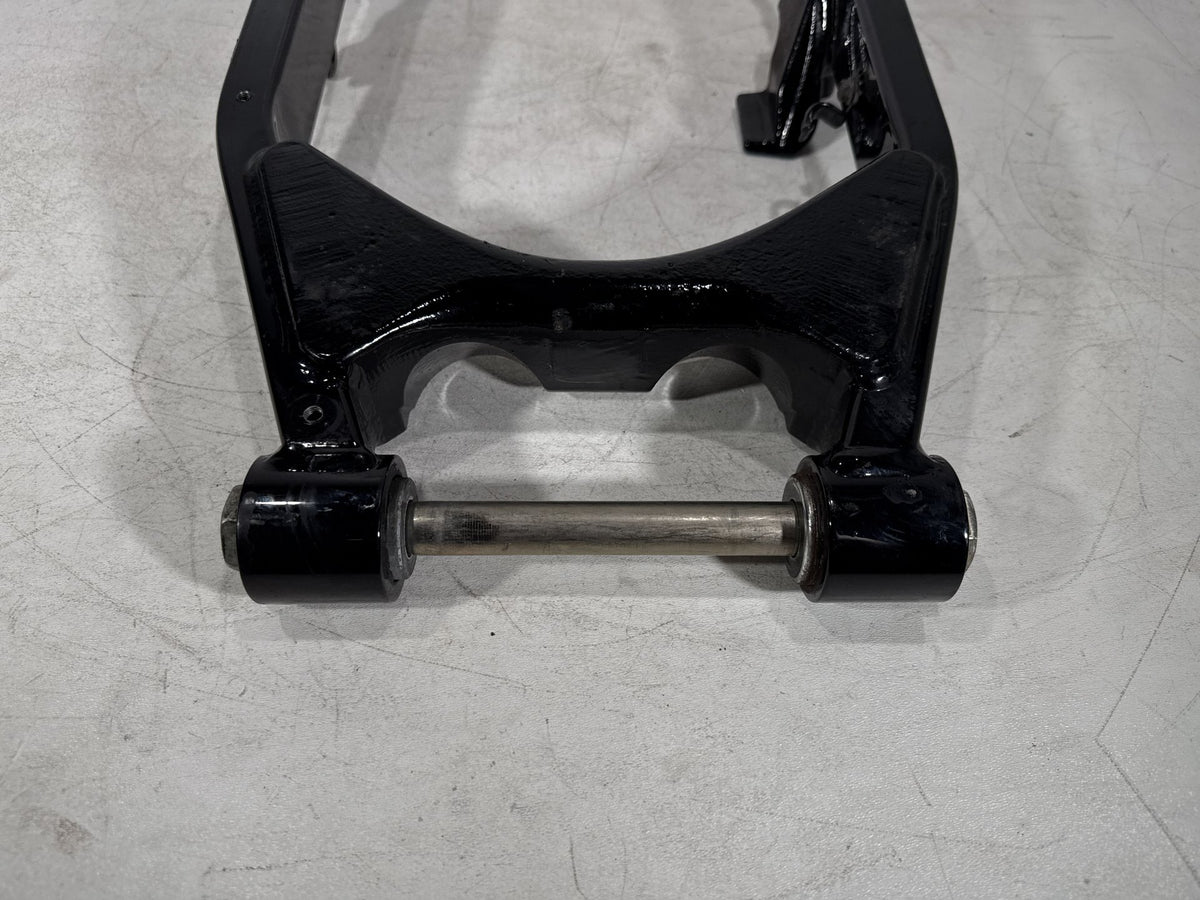 2017 Harley Dyna Street Bob FXDB OEM Rear Fork Swingarm Swing Arm