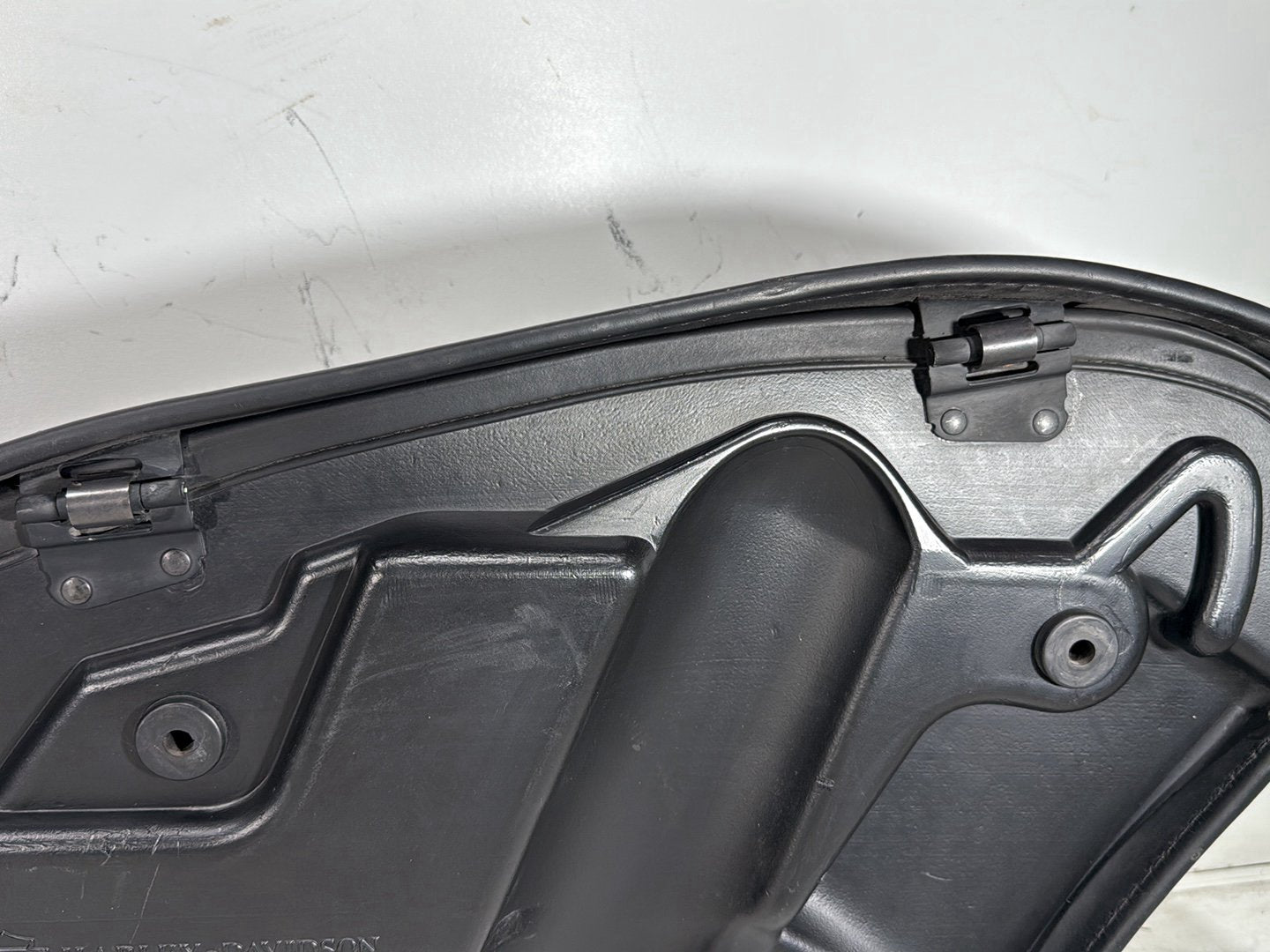 2006 Harley Road King Touring FLHRCI Classic OEM Rear Left Right Saddlebags Luggage Leather