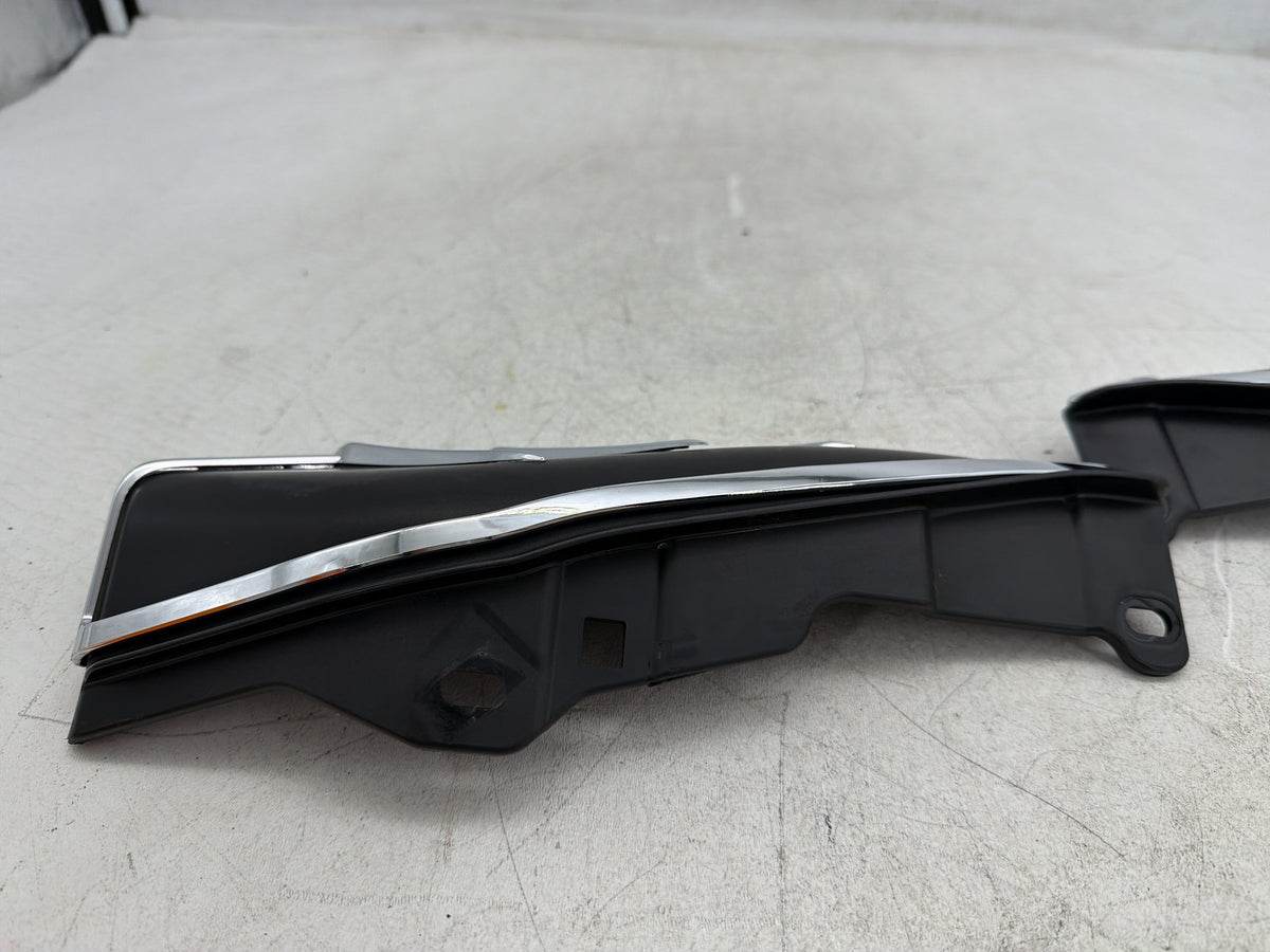 15 Harley Electra Glide Touring Ultra OEM Left Right Flare Wind Deflector Cover