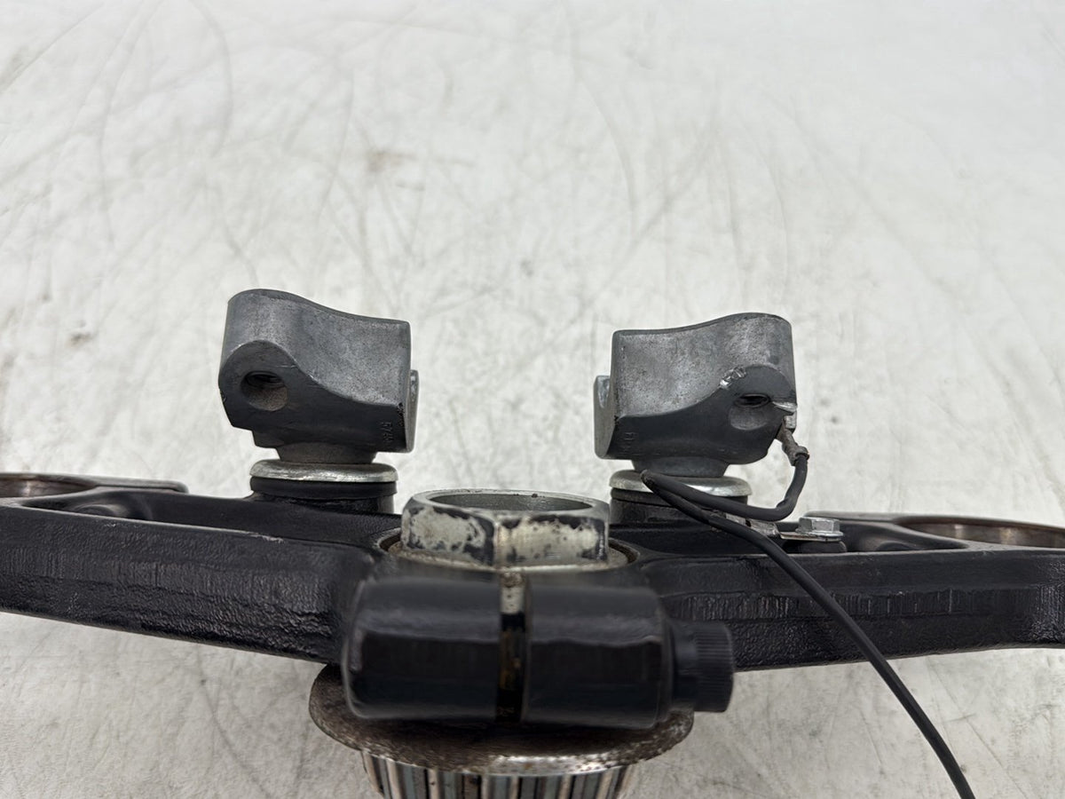 2016 Harley Road King Touring FLHR OEM Front Fork Upper Triple Tree Clamps