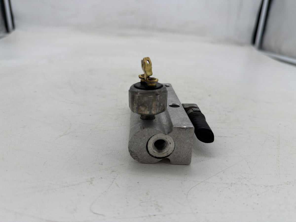 91 Harley Electra Glide Touring Classic OEM Rear Brake Master Cylinder 41755-86
