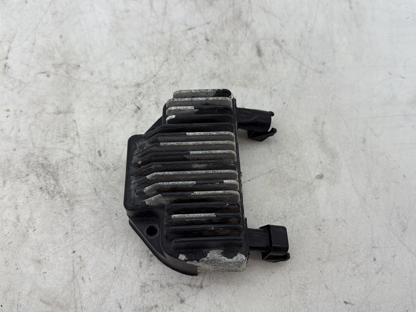 2012 Harley Dyna FXDF Fat Bob OEM Voltage Regulator Rectifier