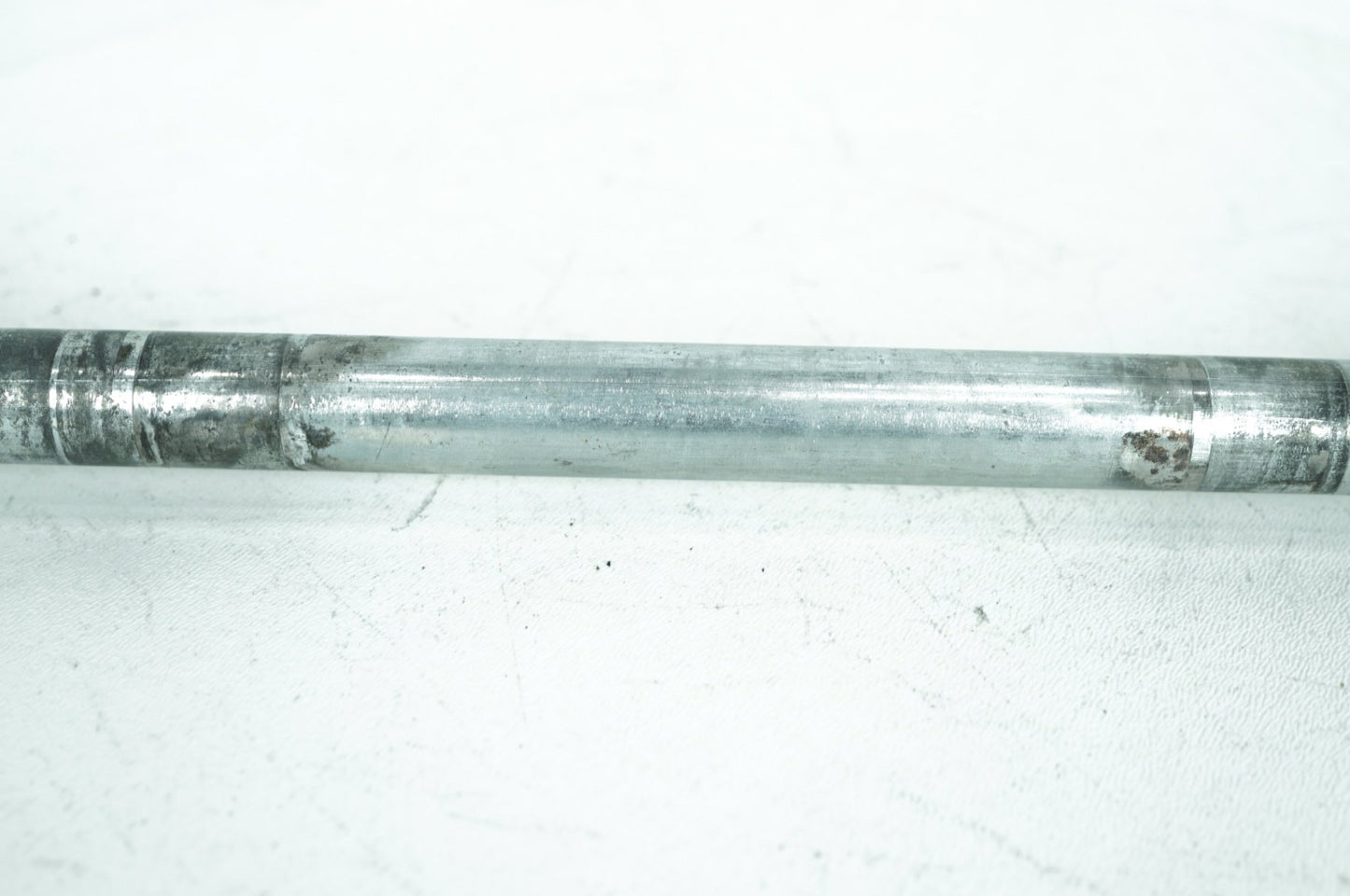 1999 - 2006 Harley-Davidson Touring Electra Glide Ultra Rear Wheel Axle Bolt Shaft 41110-89
