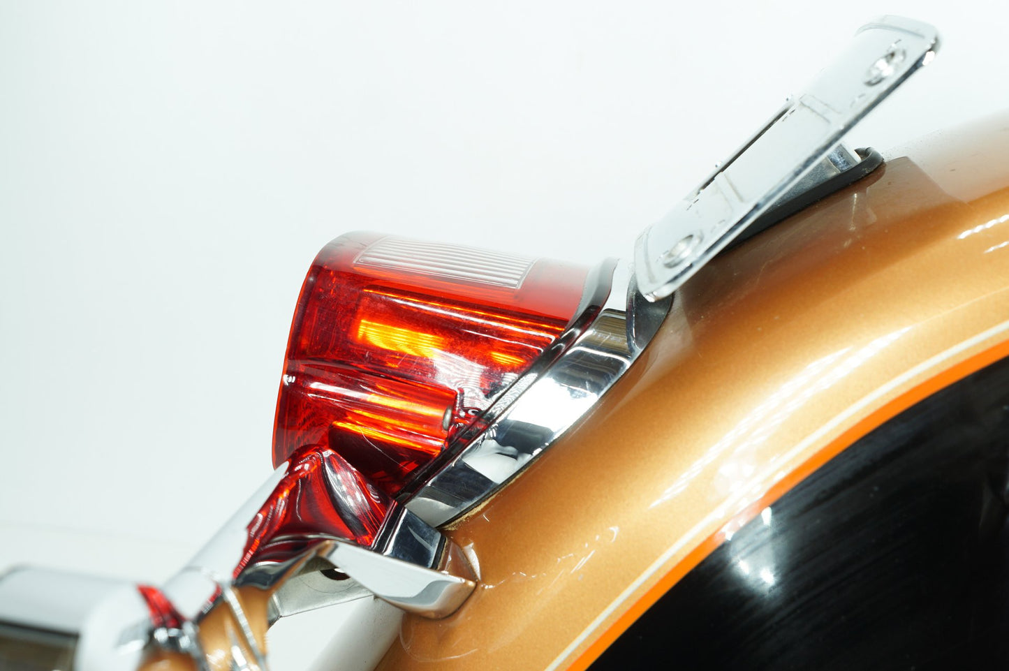 2007 - 2012 Harley-Davidson Softail Heritage Classic Rear Wheel Fender Taillight Brake Lamp  	59144-06A