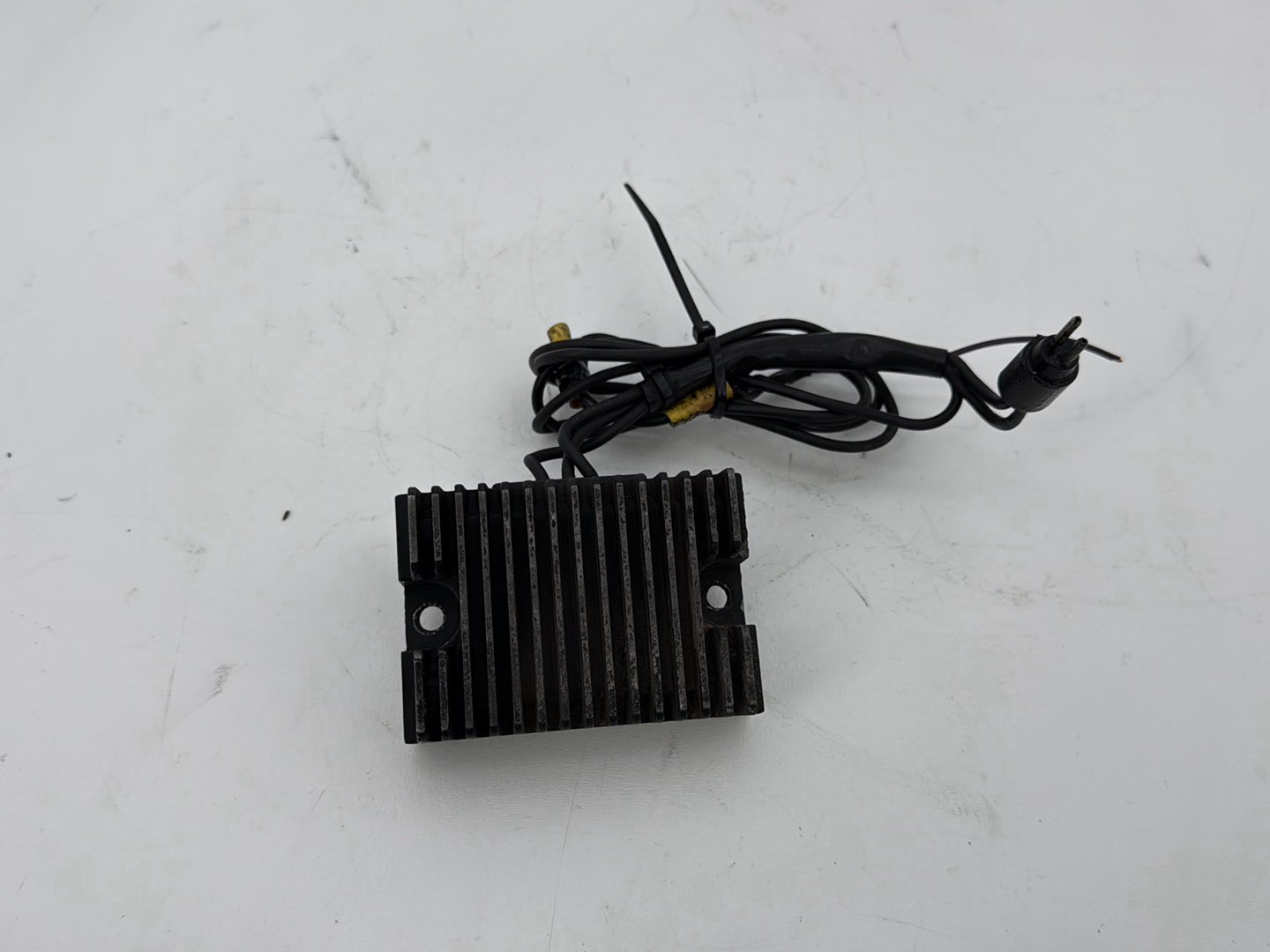 1993 Harley Sportster XLH883H Hugger 883 OEM Voltage Regulator Rectifier