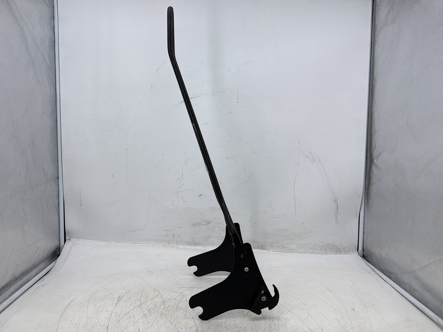 2004 Harley Road King Touring Custom FLHRSI OEM Rear Back Sissy Bar Rail Sissybar