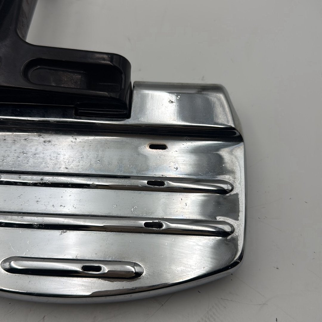 2007 - 2012 Harley-Davidson Touring Electra Glide Classic Left & Right Passenger Floorboard Foot Rest Kuryakyn 7906