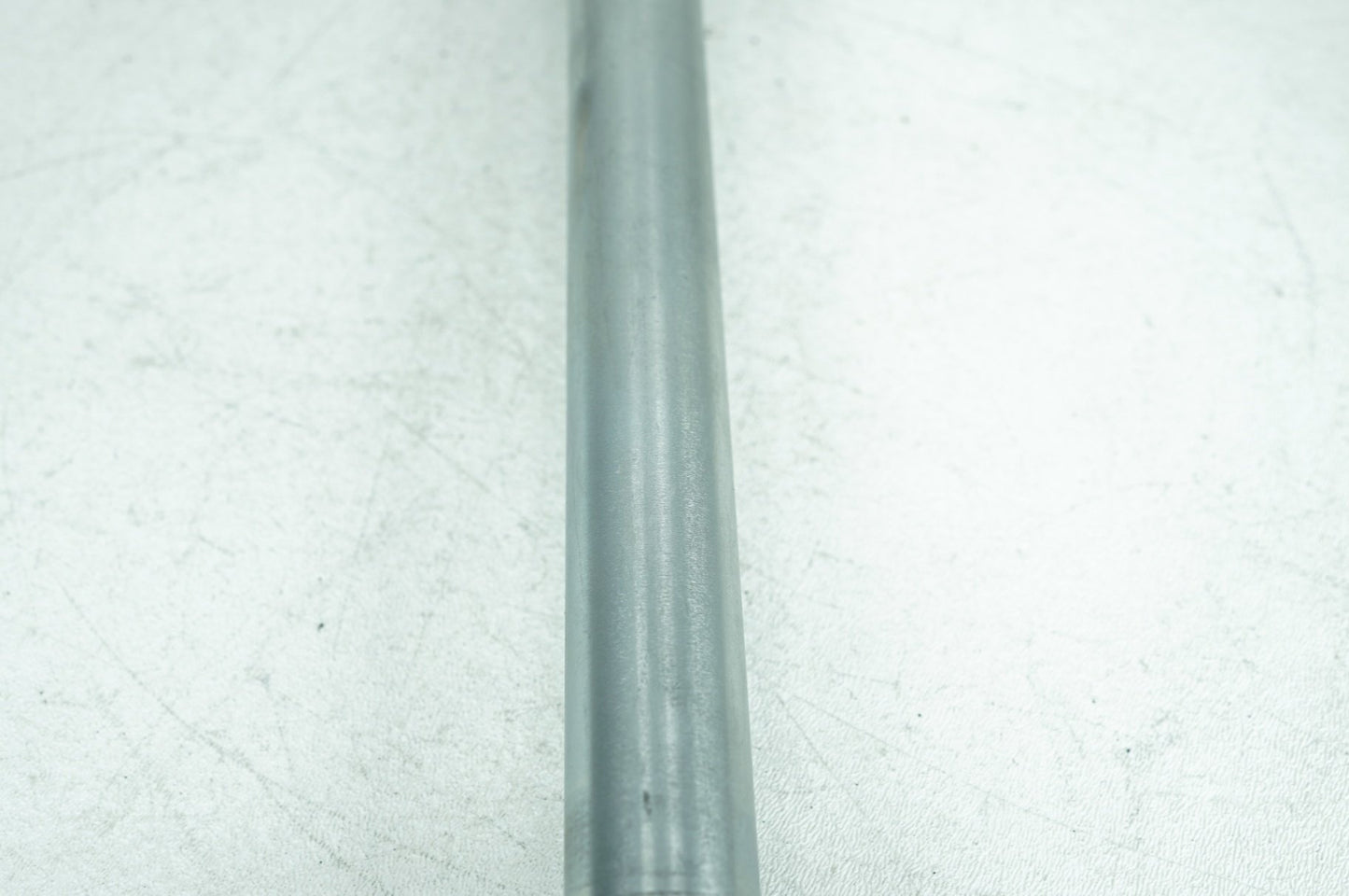 2008 - 2016 Harley-Davidson Touring Electra Glide Ultra Rear Wheel Axle Bolt Shaft 	43000002