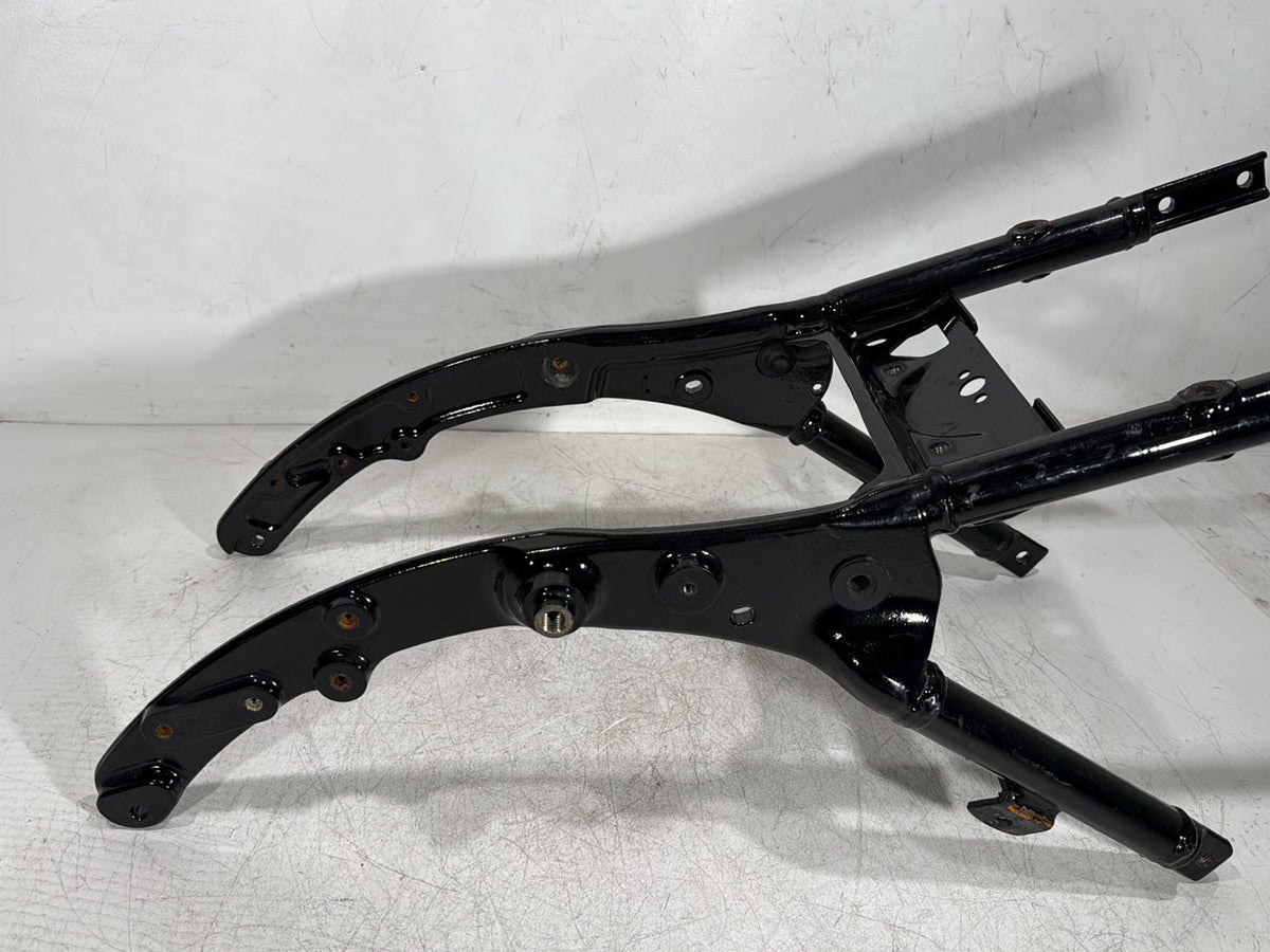 2018 Harley Road Glide Touring FLTRXS OEM Rear Back Sub Frame Rail Bar 48079-09BHP