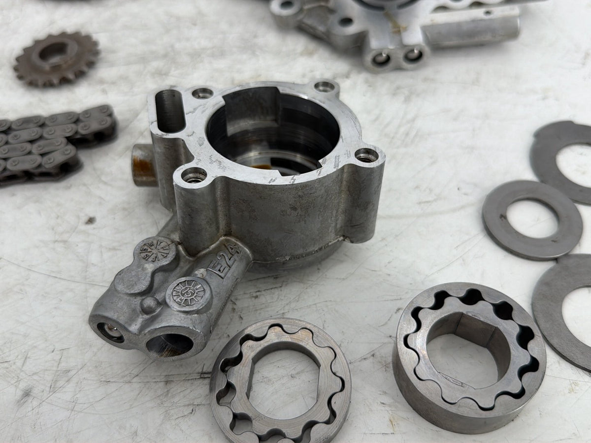 2015 Harley Electra Glide Touring Twin Cam Cam Support Camshaft Plate 25358-06