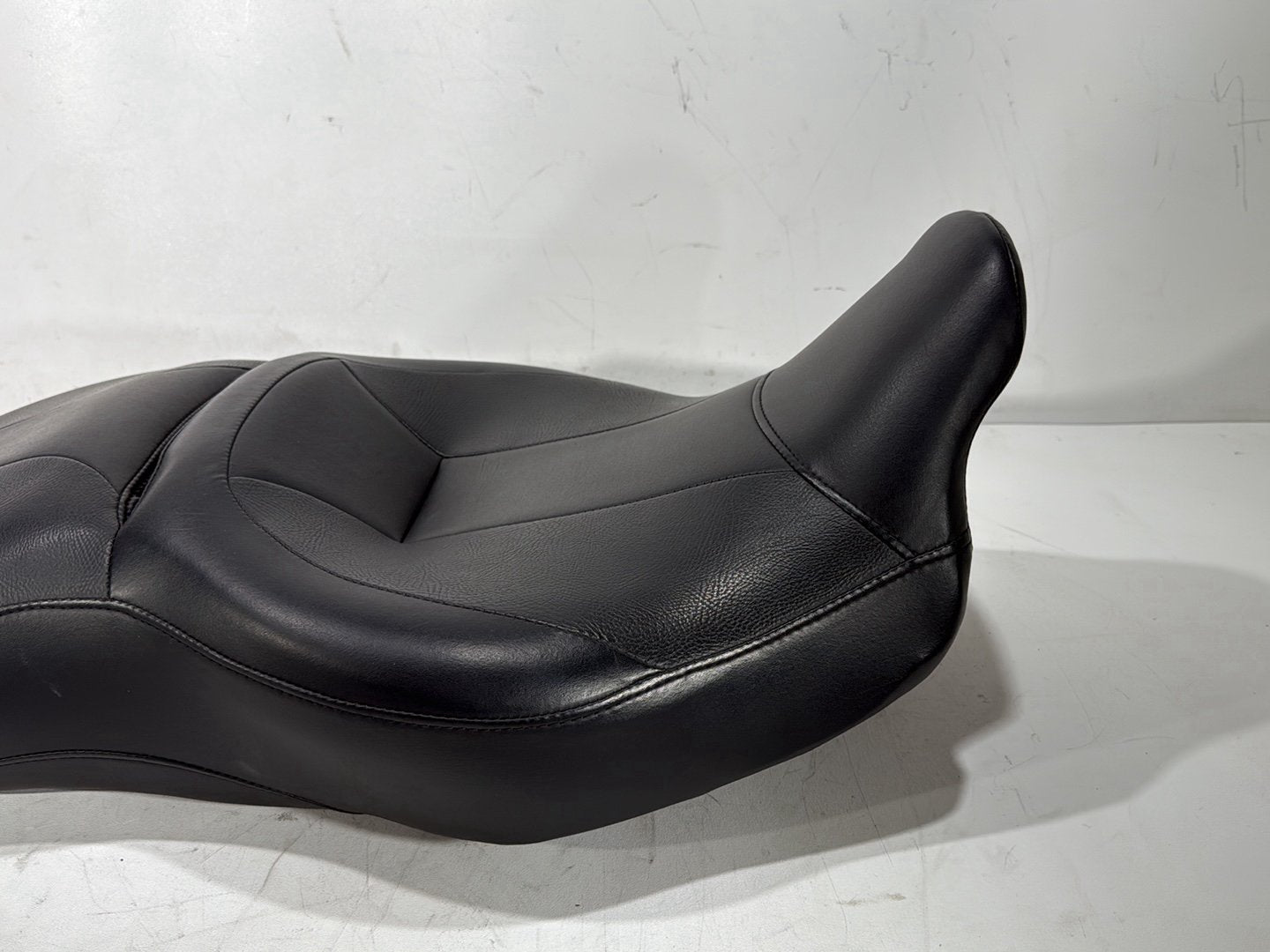 2010 Harley Street Glide Touring FLHX OEM Passenger Rider Driver Seat Saddle