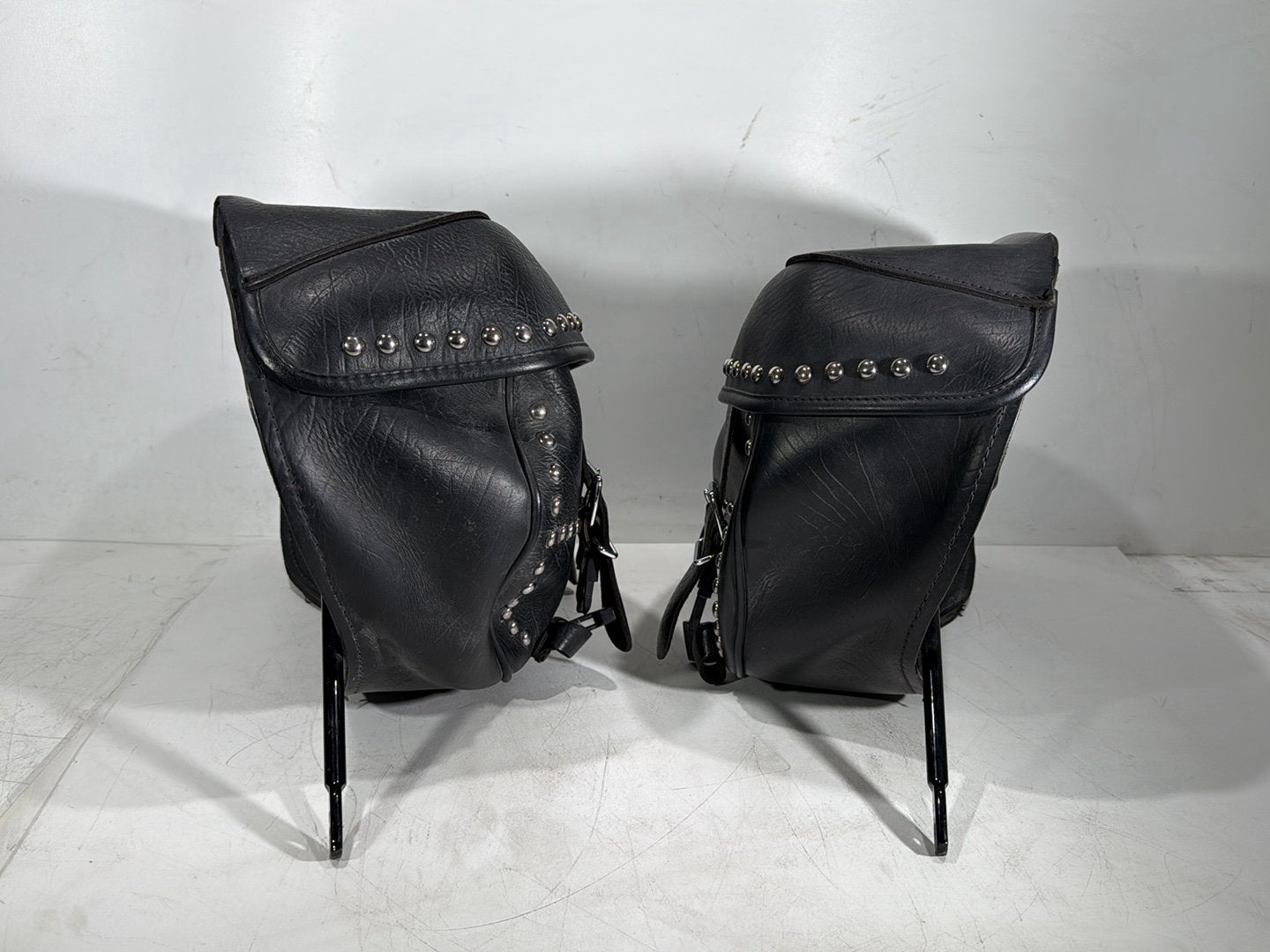2007 Harley Softail Heritage Classic FLSTC OEM Rear Left Right Saddlebags Luggage Leather