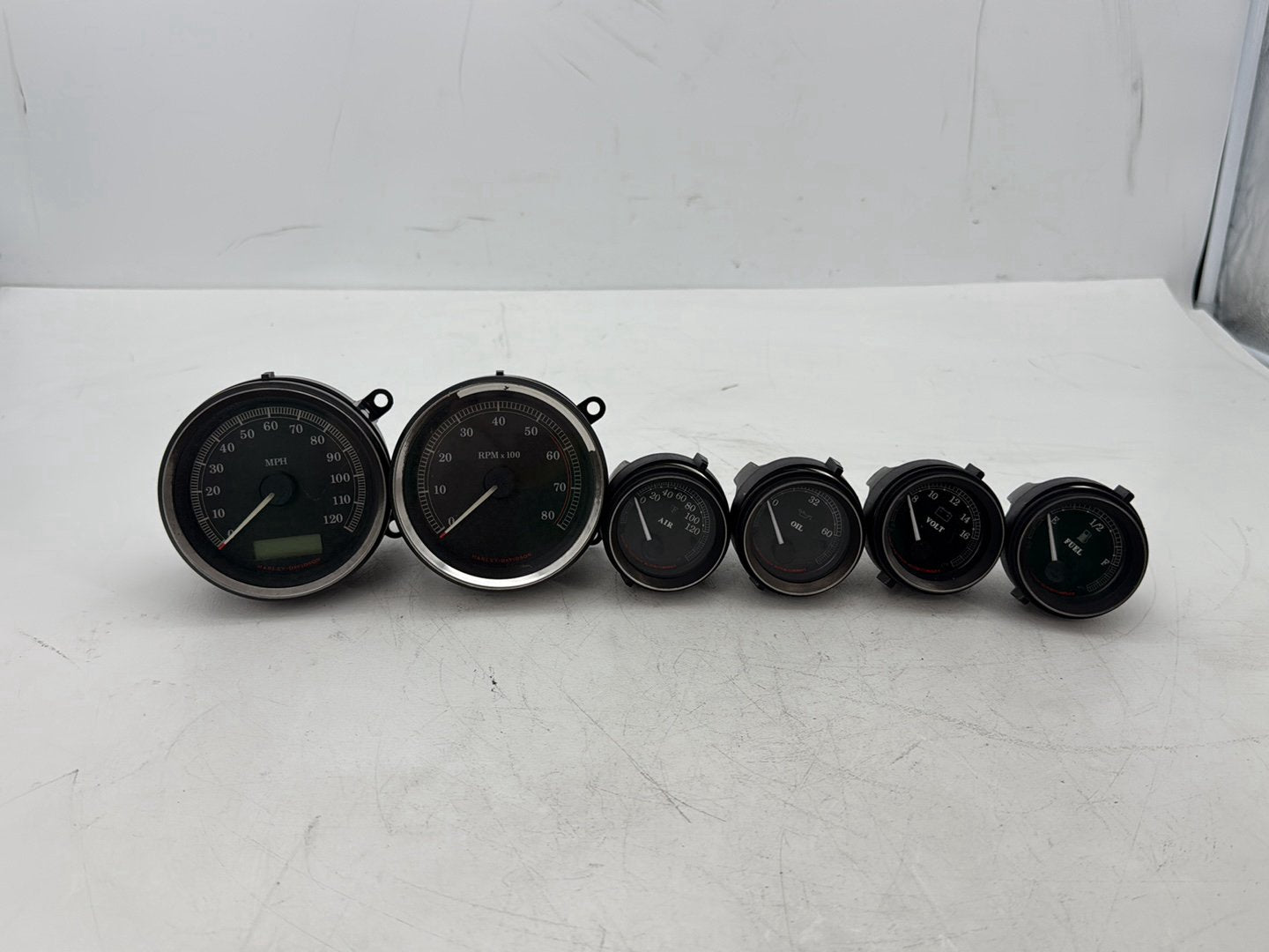 2008 Harley Touring FLHTCU Electra Glide Ultra OEM Air Oil Volt Fuel Tacho Speedo Gauges