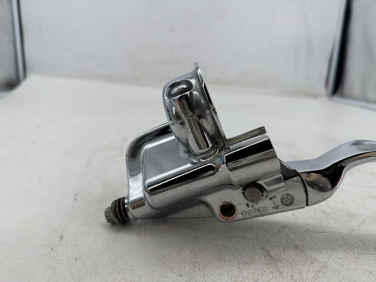 2006 Harley Road King Touring OEM Front Right Brake Lever Master Cylinder CHROME