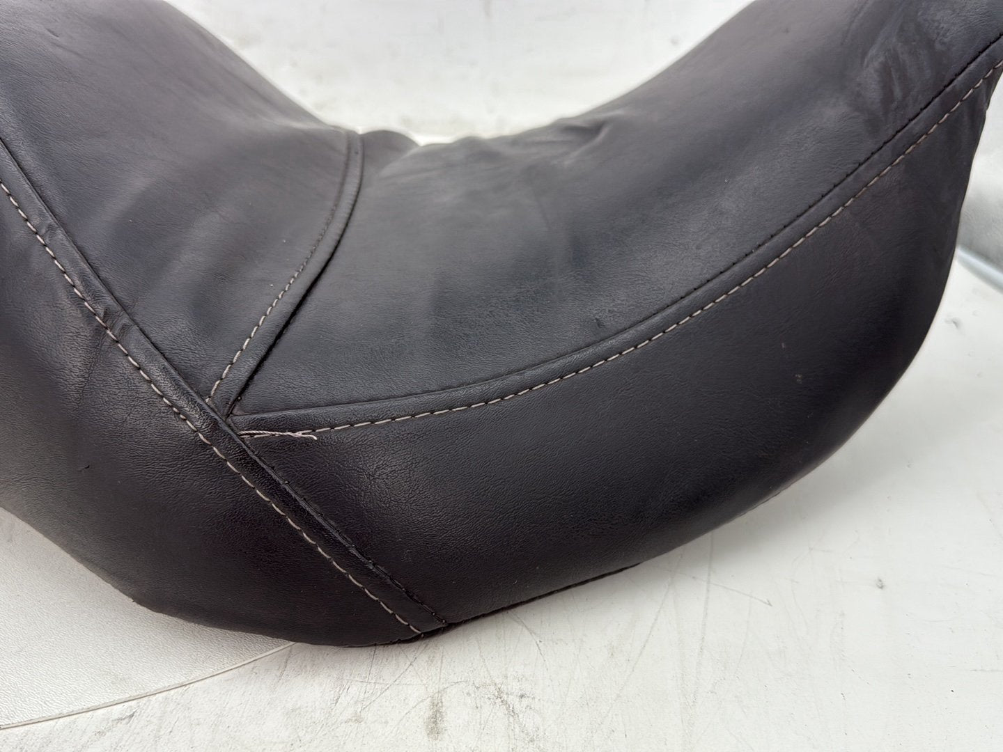 2005 Harley Road Glide Touring FLTRI OEM Passenger Rider Driver Seat Saddle
