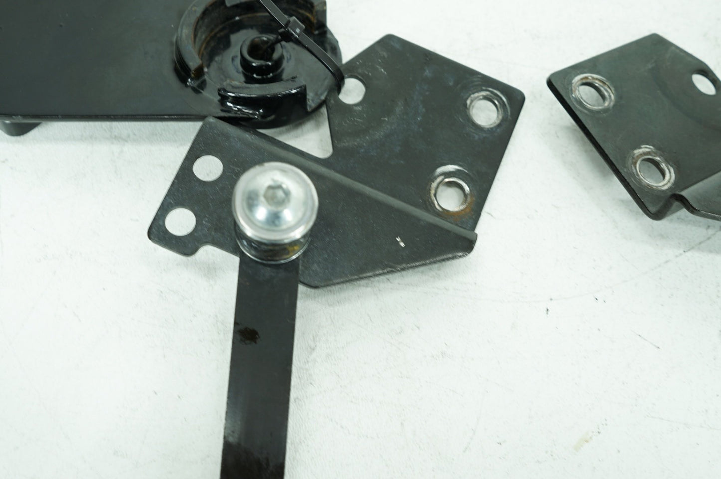 2007 - 2011 Harley-Davidson Touring Street Glide Left & Right Saddlebag Mount Brackets 53758-96C