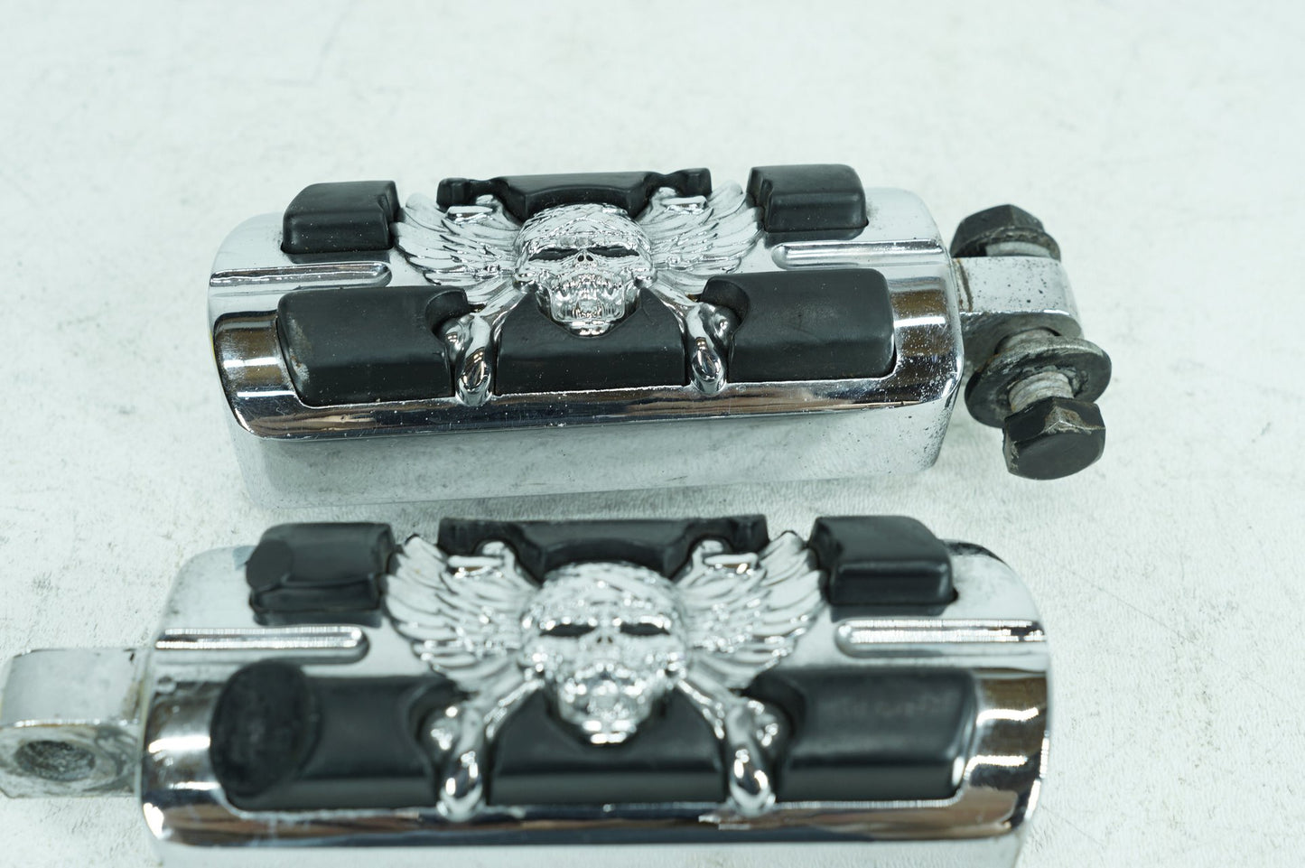 2000 - 2006 Harley-Davidson Softail Deuce Left & Right Step Foot Rest Pegs B07NVXY9VR