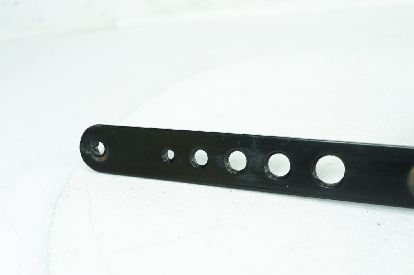 1999 - 2006 Harley-Davidson Dyna Low Rider Exhaust Muffler Interconnect Bracket Support Bar   65674-95