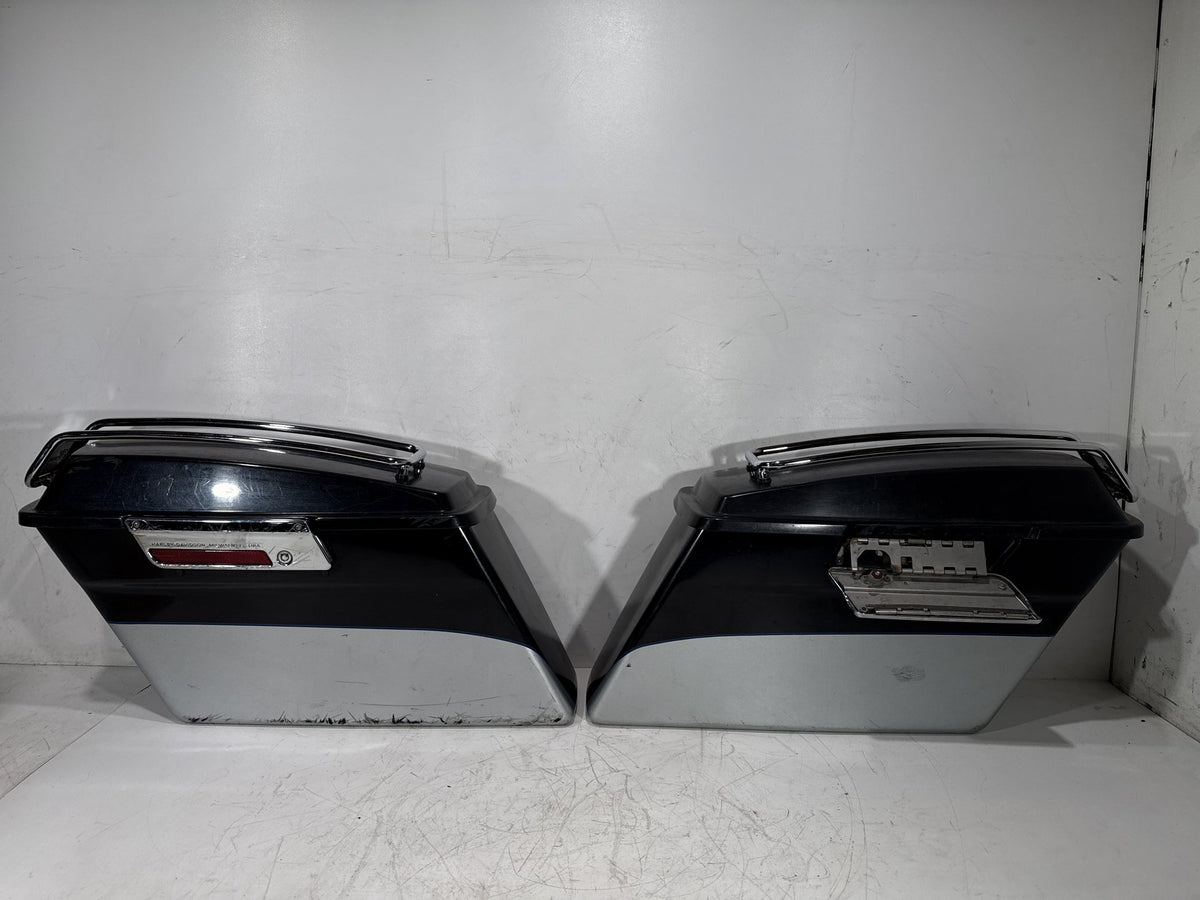 2012 Harley Electra Glide Touring Ultra OEM Left Right Saddlebags Luggage NOKey