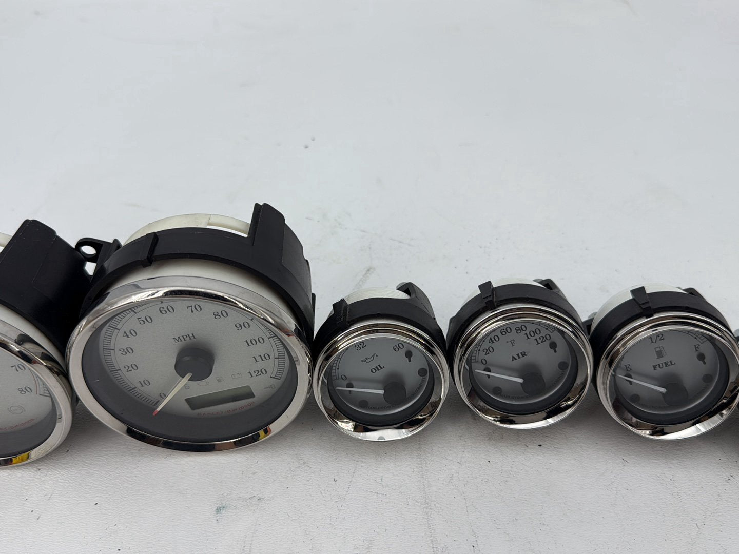 2013 Harley Street Glide Touring FLHX OEM Air Oil Volt Fuel Tacho Speedo Gauges
