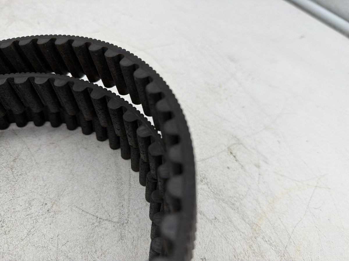 2004 Harley Heritage Softail Classic OEM Rear Drive Belt 40307-00B 135T 1-1/8"
