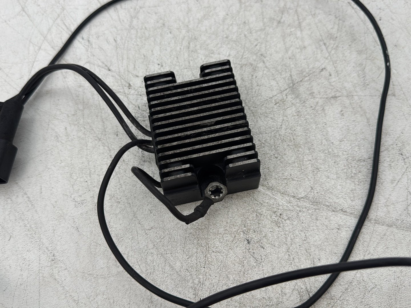 2003 Harley Dyna Wide Glide FXDWG OEM Voltage Regulator Rectifier