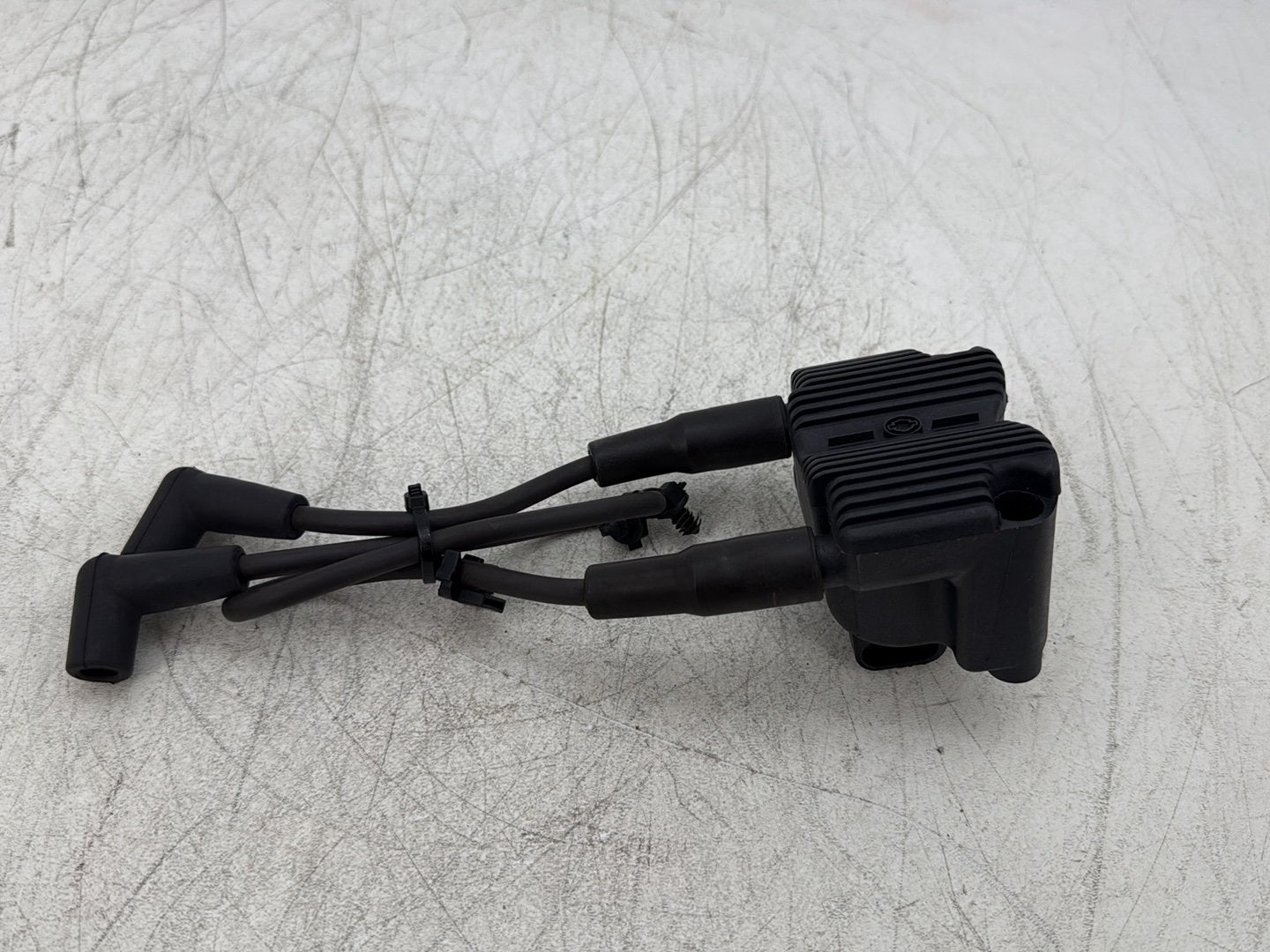 2007 Harley Dyna Street Bob FXDBI OEM Ignition Coil Spark Plugs Cable