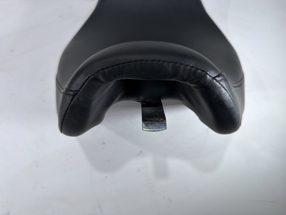 2001 Harley Softail Deuce FXSTD OEM Passenger Rider Driver Seat Saddle