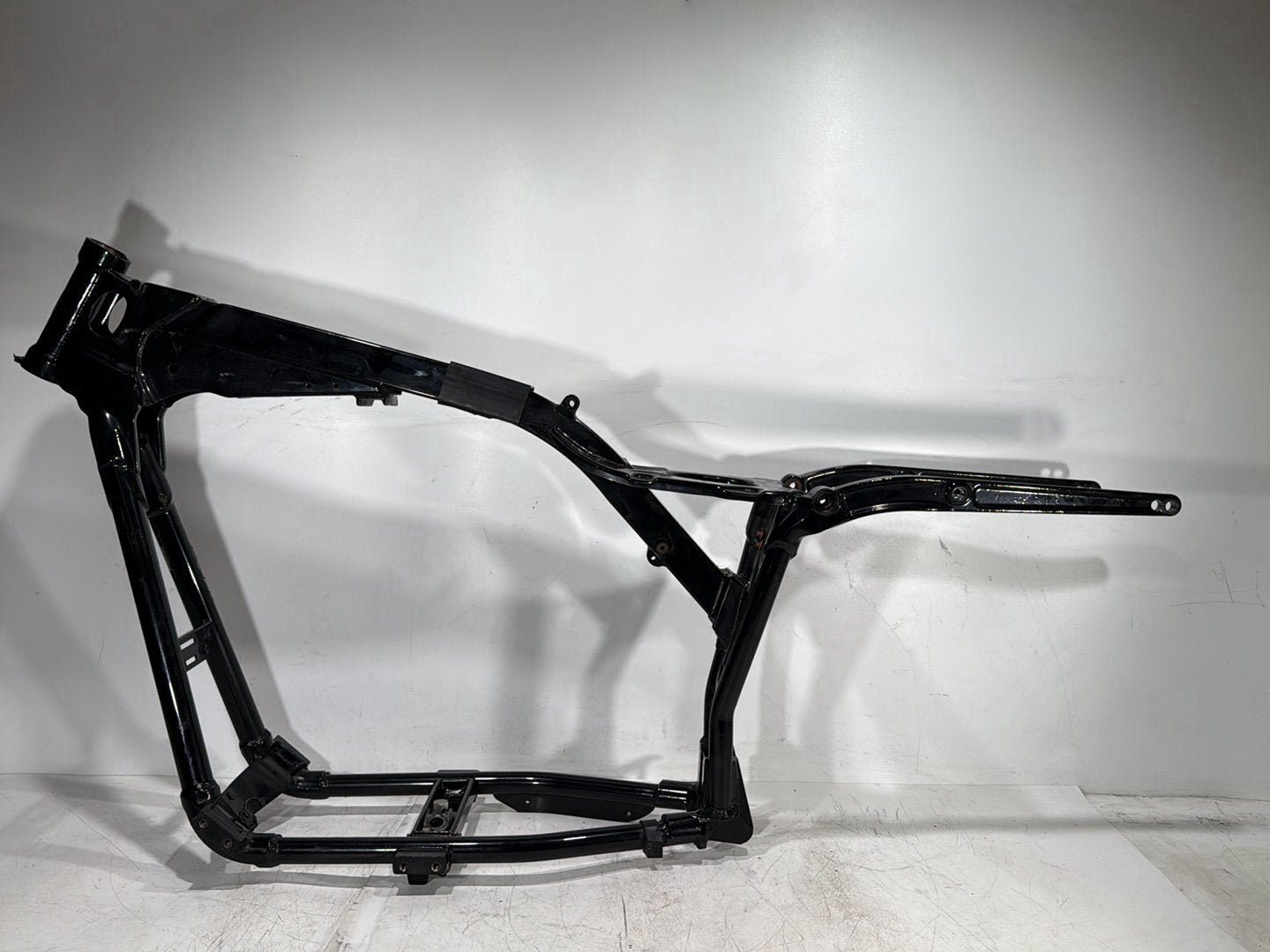 2007 Harley Dyna Street Bob FXDBI OEM Body Main Frame Chassis SLVG