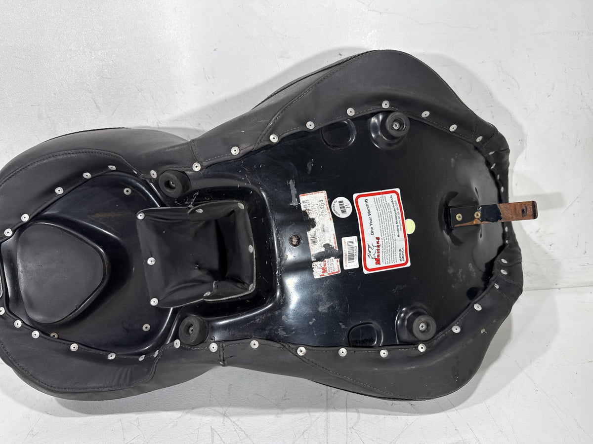 2006 Harley Road King Touring Custom Passenger Rider Driver Seat Saddle MUSTANG