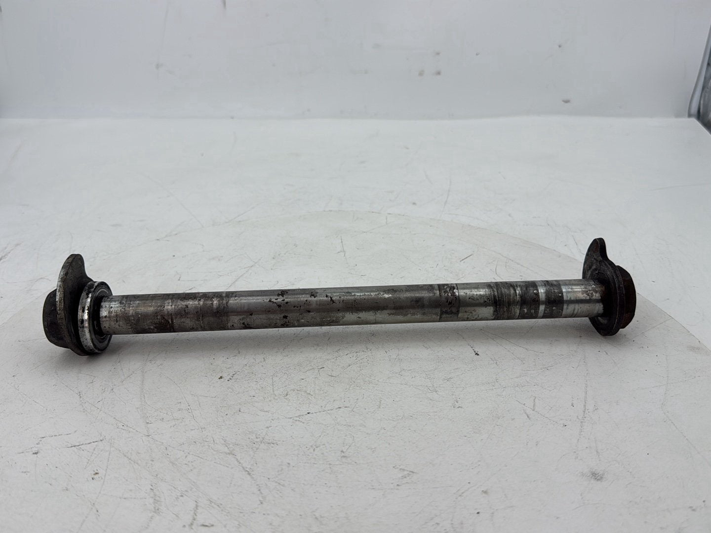 2008 - 2016 Harley-Davidson Touring Electra Glide Ultra Rear Wheel Axle Bolt Shaft 41056-09
