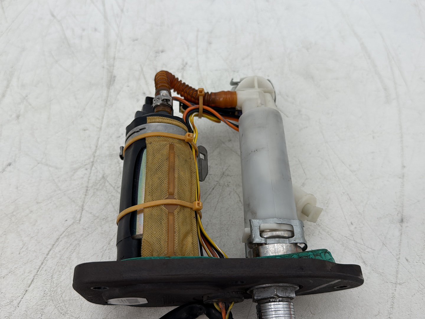 2008 Harley Sportster XL883L 883 Low OEM Fuel Pump Gas Gasoline Petrol Sending