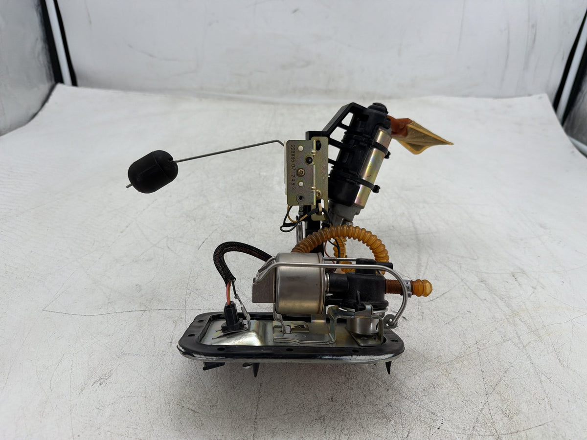 2004 Harley Heritage Softail Classic OEM Fuel Pump Gas Gasoline Petrol Sending