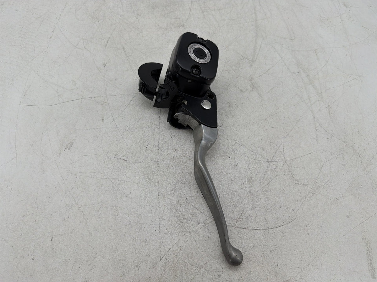 17 Harley Dyna Street Bob OEM Front Right Brake Lever Master Cylinder 9/16" bore