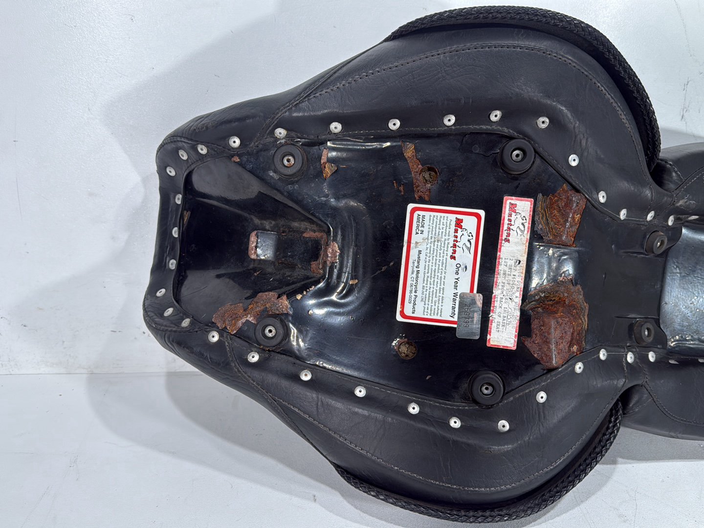 2000 Harley Dyna FXDWG Wide Glide OEM Passenger Rider Driver Seat Saddle